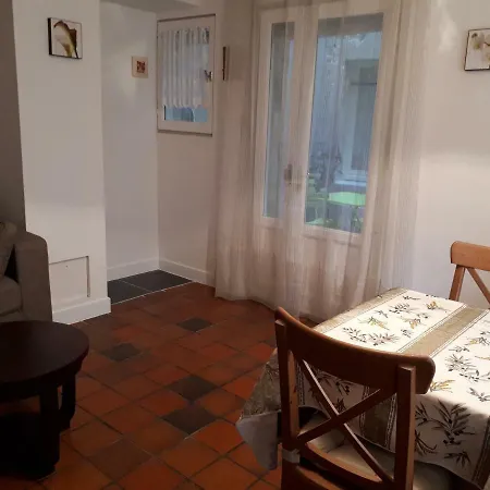 19 Rue Verdiere * La Rochelle (Charente-Maritime)