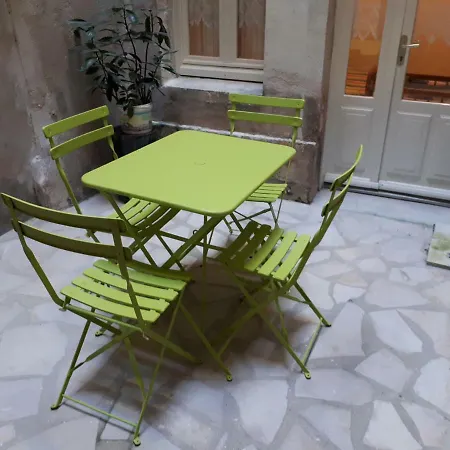 19 Rue Verdiere La Rochelle (Charente-Maritime)